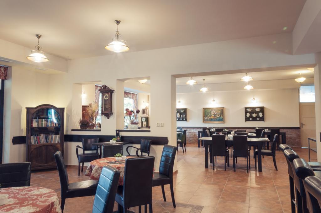 Hotel Na Skalkách Nový Jičín Esterno foto